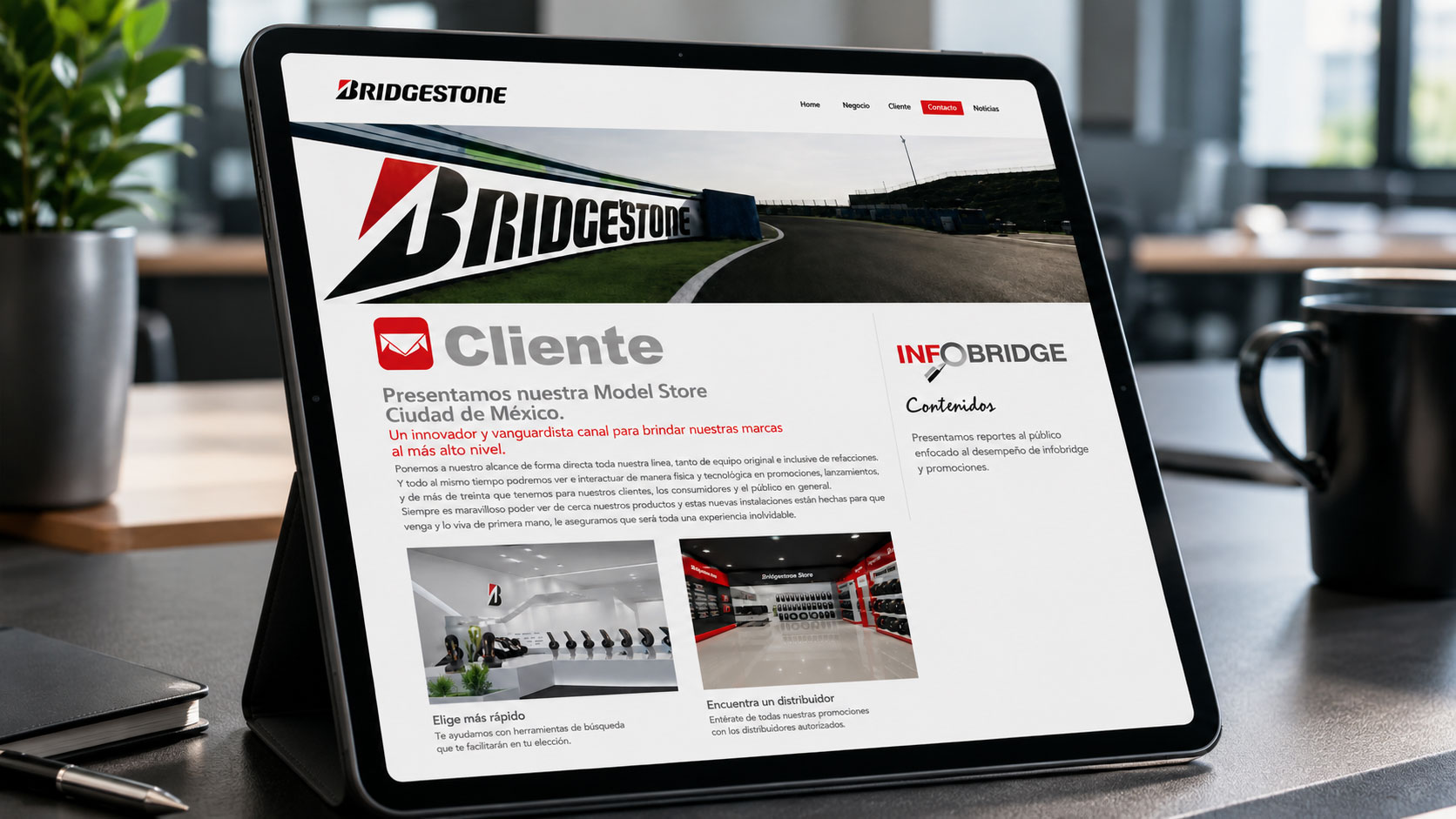 Tableta con la sección "Cliente" del portal InfoBridge, con la Model Store de Ciudad de México