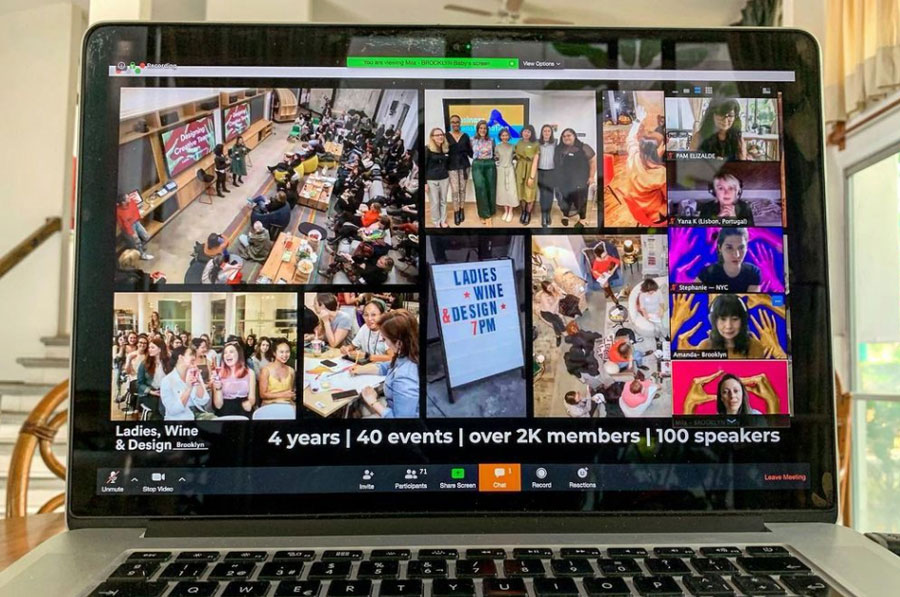 Pantalla de laptop con una reunión en línea con muchos participantes y el texto «4 years | 40 events | over 2K members | 100 speakers»